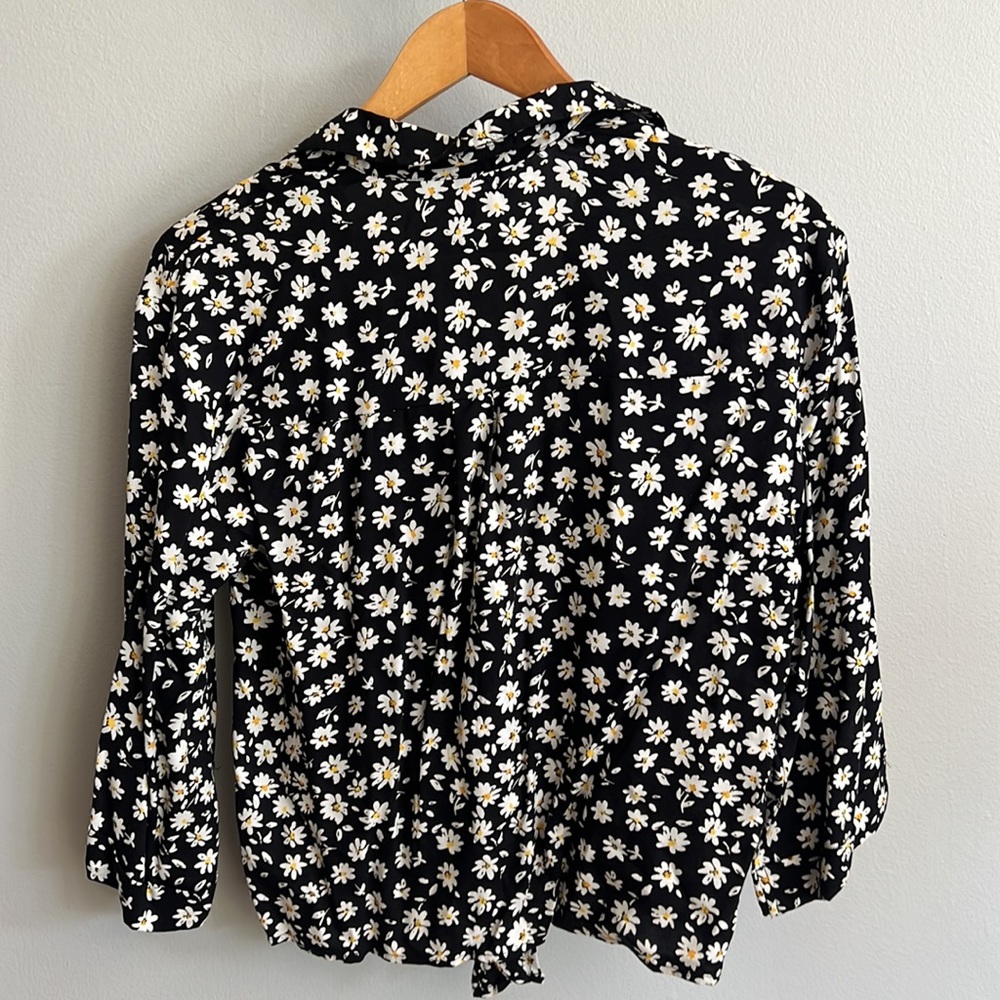 H&M Top - Picture 4 of 4